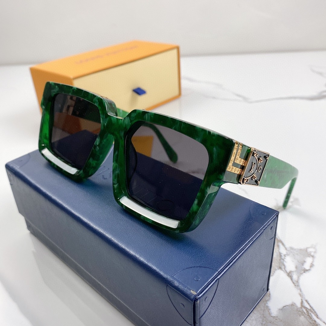 Shop Louis Vuitton 2024 SS Z1661W LV Link Cat Eye Sunglasses
